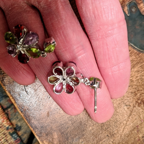 Vintage Bracelet & Earrings - Picture 4 of 5